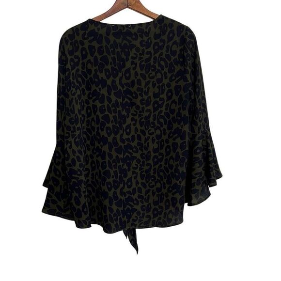 She + Sky Animal Print Flared Sleeve Blouse Green Black Size Large - Picture 7 of 7